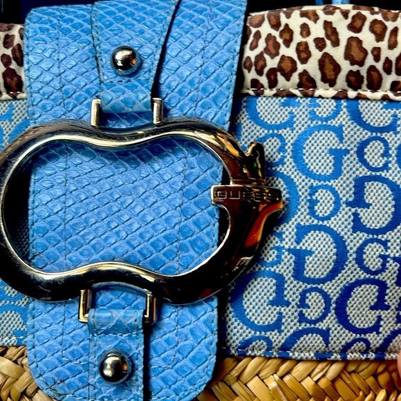 Y2K Guess Tote in Straw & Blue - Picture 3 of 7